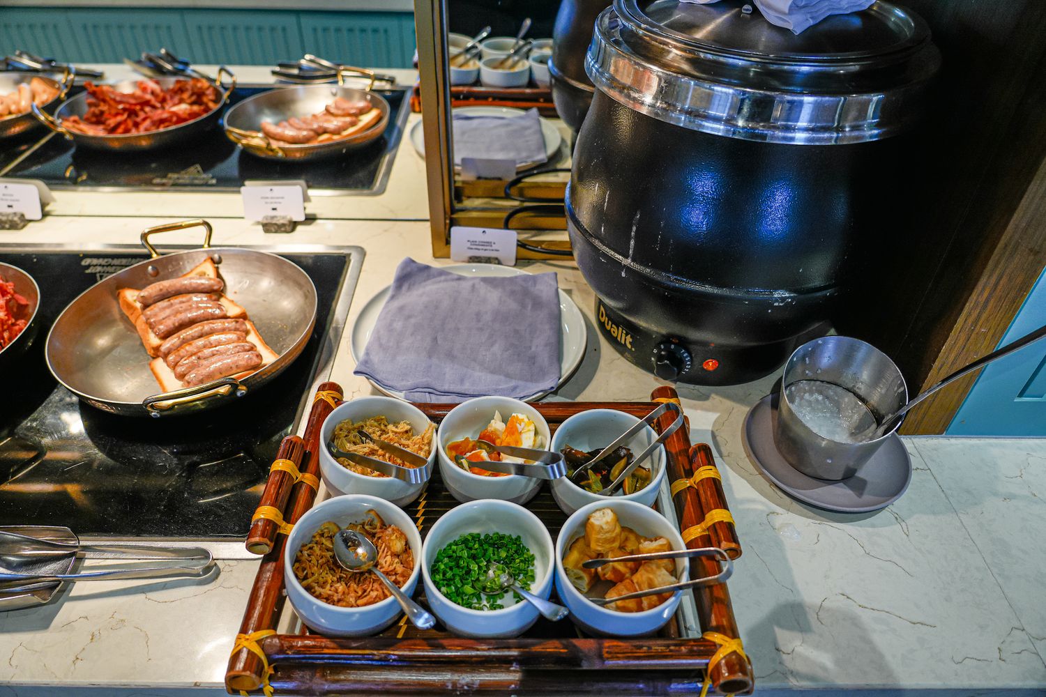 越南胡志明 Fusion Original Saigon Centre |市中心五星飯店絕美高空泳池，下樓就是商場！ @混血珊莎的奇幻旅程