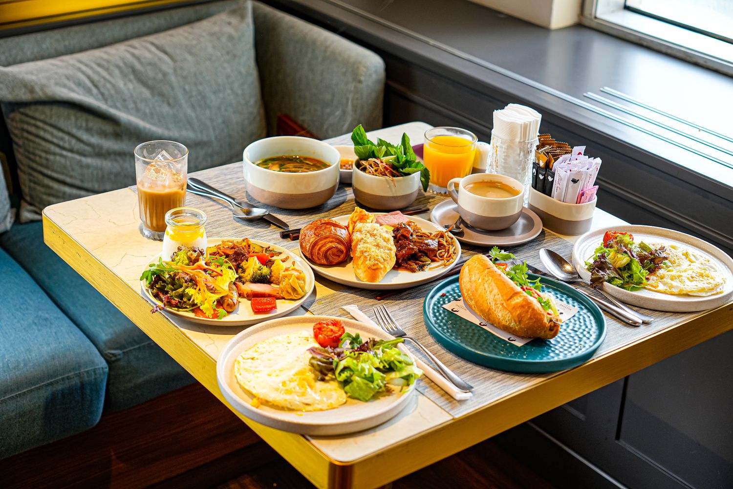 越南胡志明 Fusion Original Saigon Centre |市中心五星飯店絕美高空泳池，下樓就是商場！ @混血珊莎的奇幻旅程