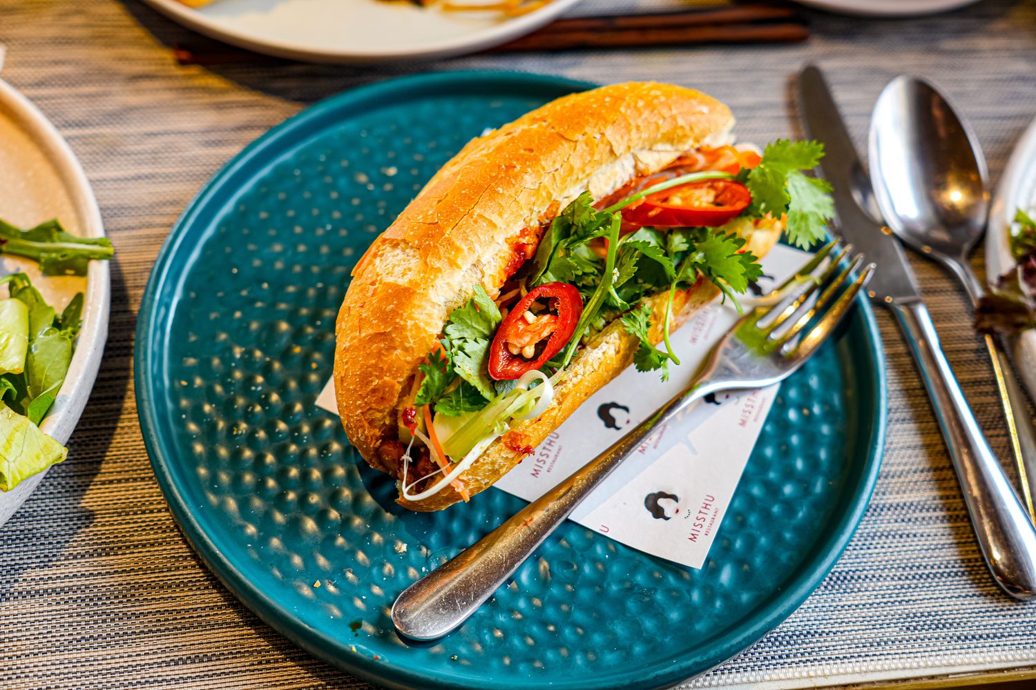 越南胡志明 Fusion Original Saigon Centre |市中心五星飯店絕美高空泳池，下樓就是商場！ @混血珊莎的奇幻旅程