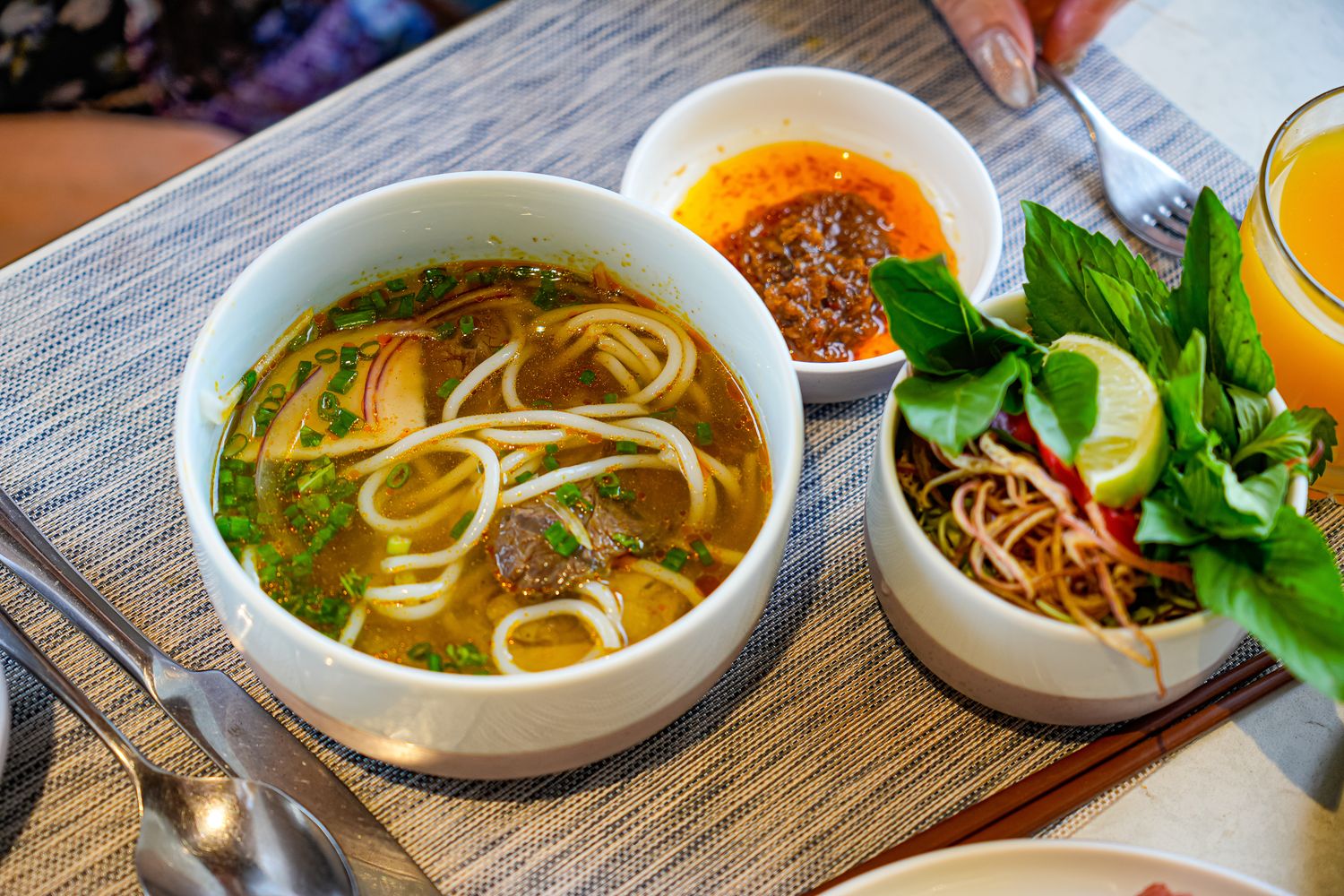 越南胡志明 Fusion Original Saigon Centre |市中心五星飯店絕美高空泳池，下樓就是商場！ @混血珊莎的奇幻旅程