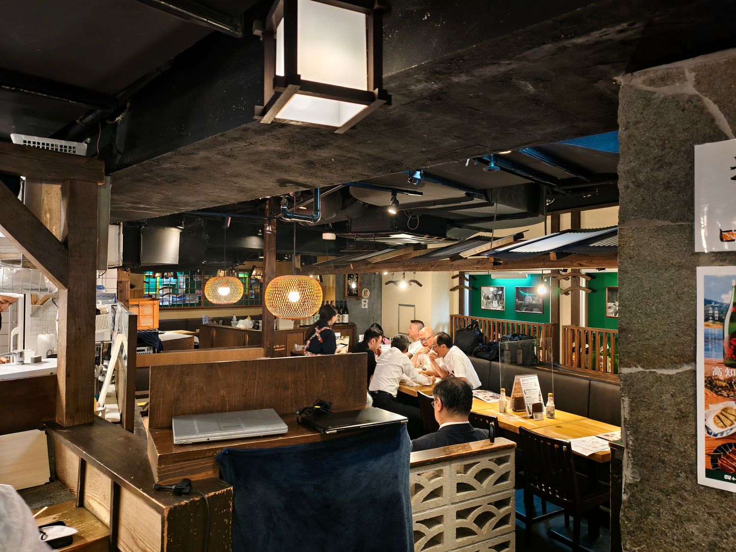 【四十八漁場】東京必吃居酒屋，海鮮控的天堂含無限暢飲! @混血珊莎的奇幻旅程
