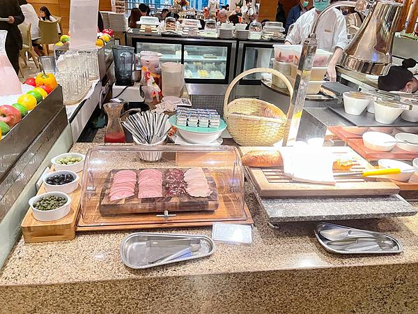 【台北飯店吃到飽】大倉久和大飯店-歐風館自助餐，多國料理吃到飽還有紅白酒無限暢飲，下午茶每人只要800元! @混血珊莎的奇幻旅程