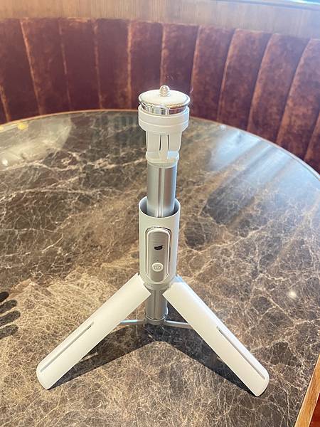 【開箱】 自拍神器 MAGIPEA美極品 三腳穩定器 三腳自拍棒結合單軸穩定器 拍照不求人 手抖救星 2021自拍棒推薦 自拍腳架推薦 @混血珊莎的奇幻旅程