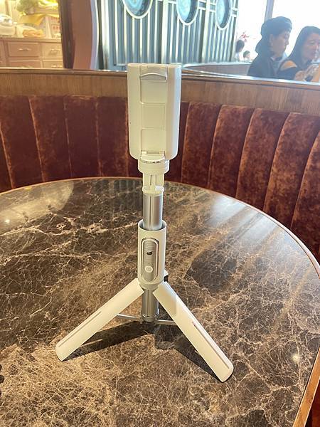 【開箱】 自拍神器 MAGIPEA美極品 三腳穩定器 三腳自拍棒結合單軸穩定器 拍照不求人 手抖救星 2021自拍棒推薦 自拍腳架推薦 @混血珊莎的奇幻旅程