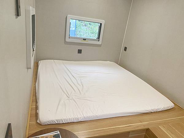 【宜蘭露營車】那山那谷，免搭帳露營車，星空烤肉BBQ，還能玩沙灘車跟漂漂河! @混血珊莎的奇幻旅程