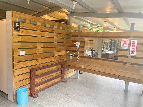 【宜蘭露營車】那山那谷，免搭帳露營車，星空烤肉BBQ，還能玩沙灘車跟漂漂河! @混血珊莎的奇幻旅程