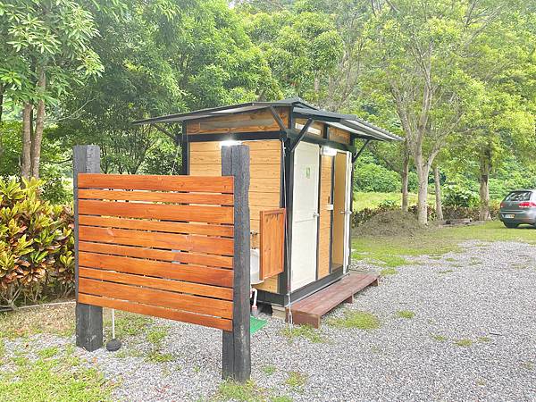 【宜蘭露營車】那山那谷，免搭帳露營車，星空烤肉BBQ，還能玩沙灘車跟漂漂河! @混血珊莎的奇幻旅程