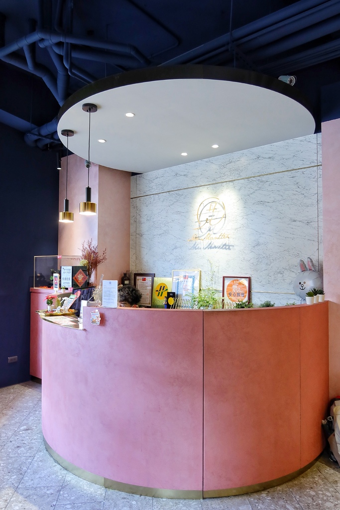 【台中中區住宿】曼特先生，高CP值設計旅店，雙人房住一晚每人只要400元! @混血珊莎的奇幻旅程