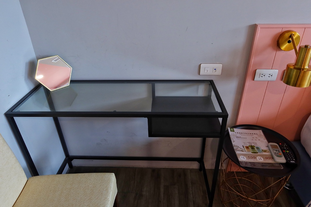 【台中中區住宿】曼特先生，高CP值設計旅店，雙人房住一晚每人只要400元! @混血珊莎的奇幻旅程