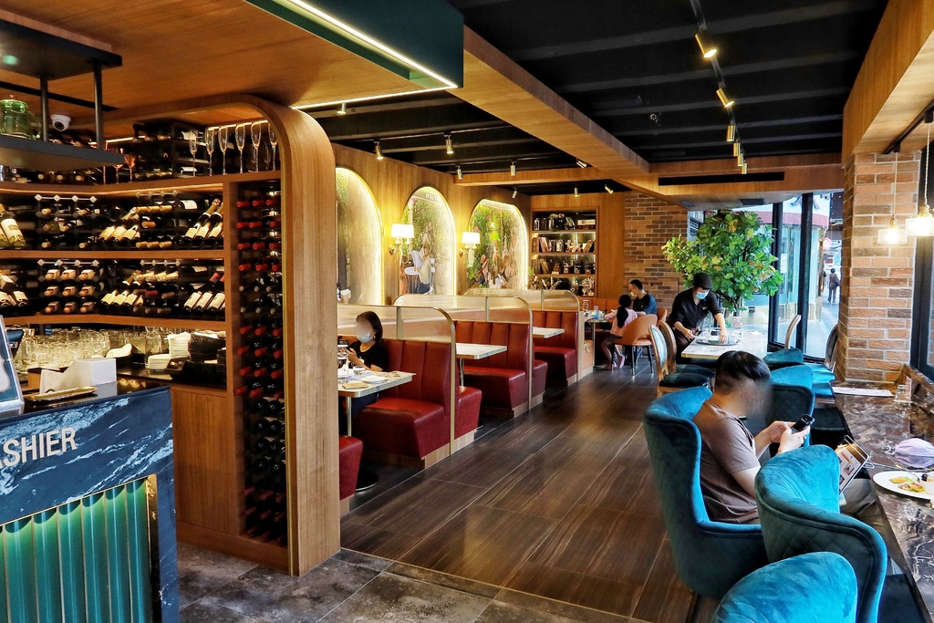 【布納咖啡】buna caf&#8217;e布納咖啡館信義館，充滿復古新潮風格，必吃美味龍蝦義大利麵! @混血珊莎的奇幻旅程