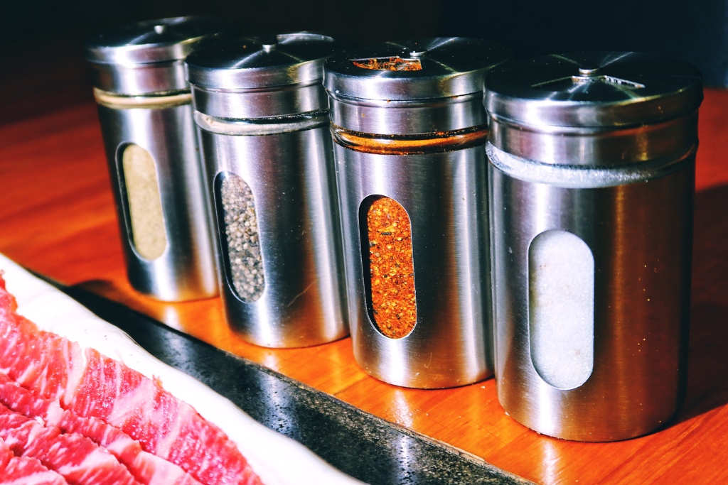 【胖肚肚燒肉】基隆店吃飯配高樓海景，每人只要469元起! @混血珊莎的奇幻旅程