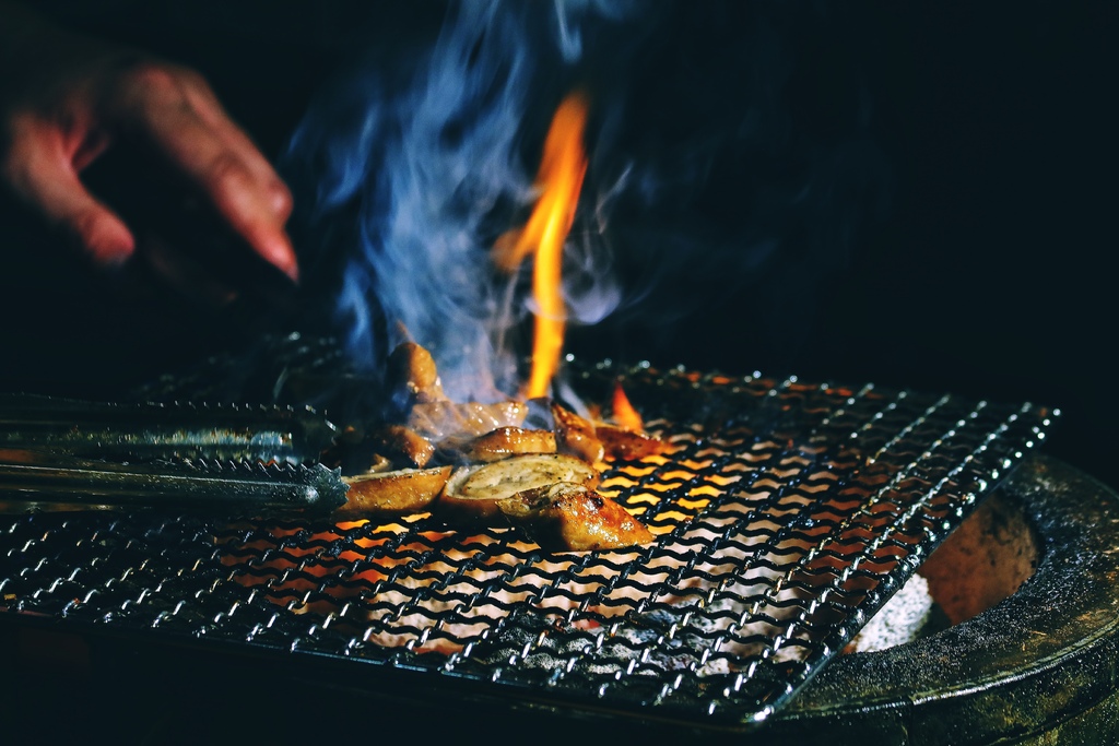 【胖肚肚燒肉】基隆店吃飯配高樓海景，每人只要469元起! @混血珊莎的奇幻旅程