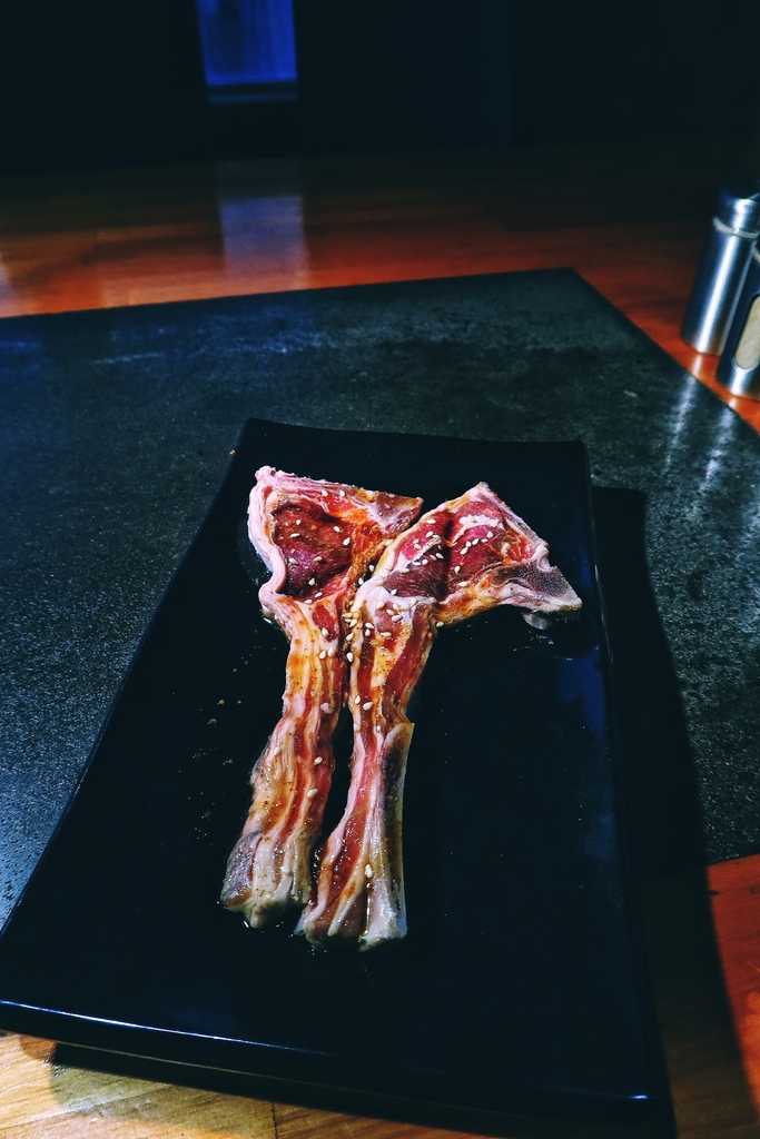 【胖肚肚燒肉】基隆店吃飯配高樓海景，每人只要469元起! @混血珊莎的奇幻旅程