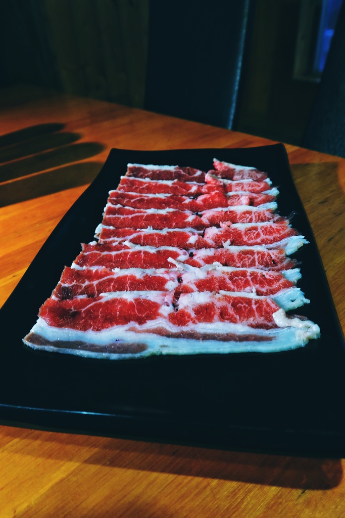 【胖肚肚燒肉】基隆店吃飯配高樓海景，每人只要469元起! @混血珊莎的奇幻旅程