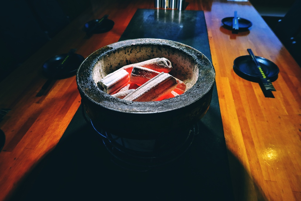 【胖肚肚燒肉】基隆店吃飯配高樓海景，每人只要469元起! @混血珊莎的奇幻旅程