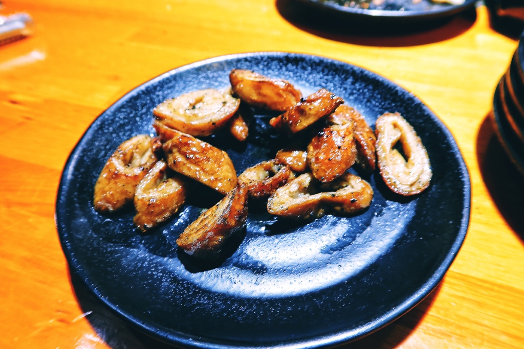 【胖肚肚燒肉】基隆店吃飯配高樓海景，每人只要469元起! @混血珊莎的奇幻旅程