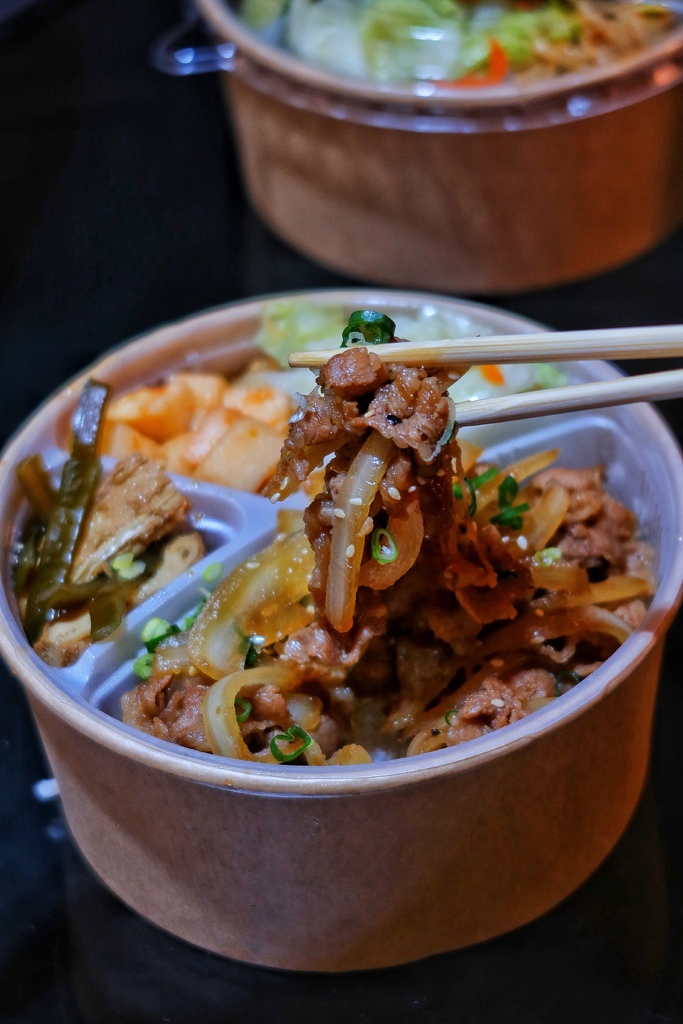 【南港便當】陶膳日本料理│平日中午開賣日式商業御便當│日式炊飯搭配多主餐變化│南軟中信園區外帶美食 @混血珊莎的奇幻旅程