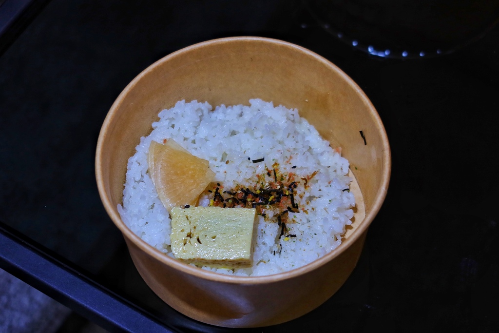 【南港便當】陶膳日本料理│平日中午開賣日式商業御便當│日式炊飯搭配多主餐變化│南軟中信園區外帶美食 @混血珊莎的奇幻旅程