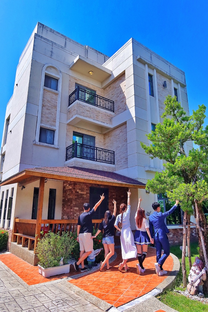 【花蓮民宿包棟】花蓮ONE HOUSE王朝二館，巴洛克風格奢華獨棟電梯民宿，KTV.電動麻將桌.PS5.烤肉通通有! @混血珊莎的奇幻旅程