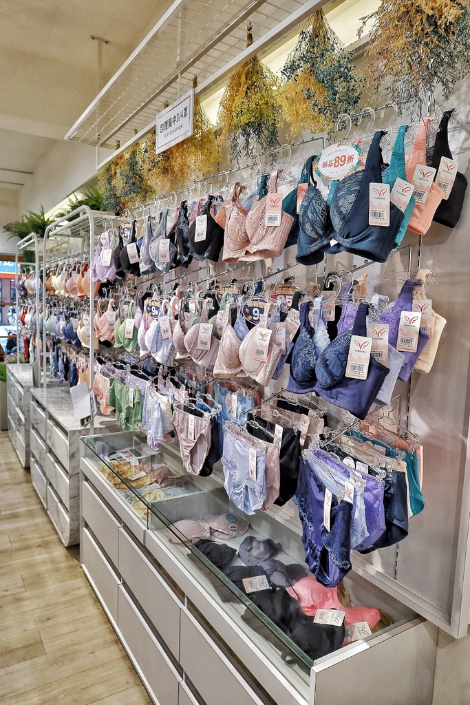【內衣推薦】玉如阿姨新莊店│平價好穿CP值高│舒適無鋼圈/大尺碼│網購平價內衣推薦│內衣實體店面推薦│試穿心得分享 @混血珊莎的奇幻旅程