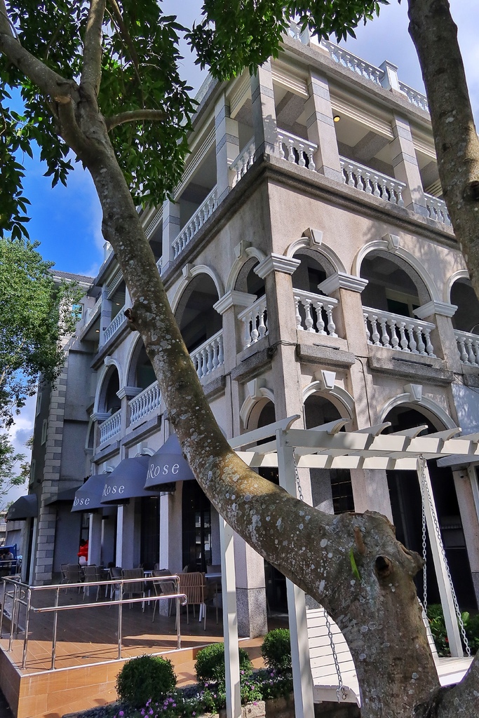 【大溪住宿】玫瑰左岸莊園InnRose，4人房型附設景觀陽台，飽覽超美河景第一排! @混血珊莎的奇幻旅程