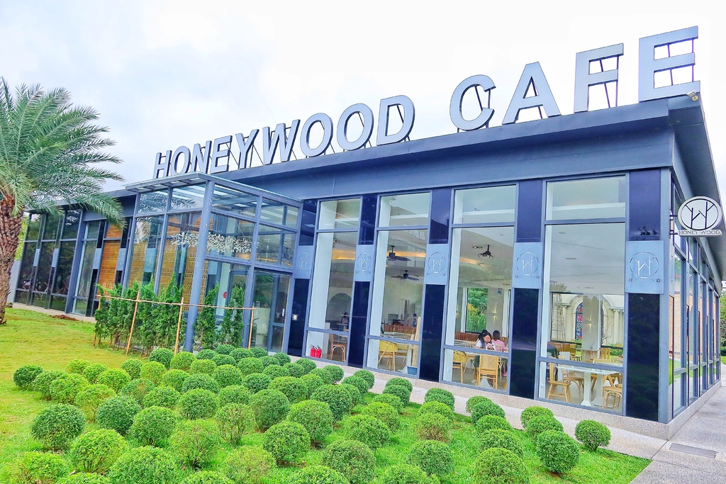 【HoneyWood Cafe】平鎮咖啡廳，夢幻獨棟玻璃屋，特色三角木屋體驗戶外野餐，歐風教堂! @混血珊莎的奇幻旅程