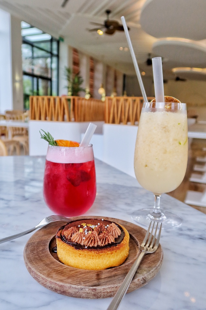 【HoneyWood Cafe】平鎮咖啡廳，夢幻獨棟玻璃屋，特色三角木屋體驗戶外野餐，歐風教堂! @混血珊莎的奇幻旅程