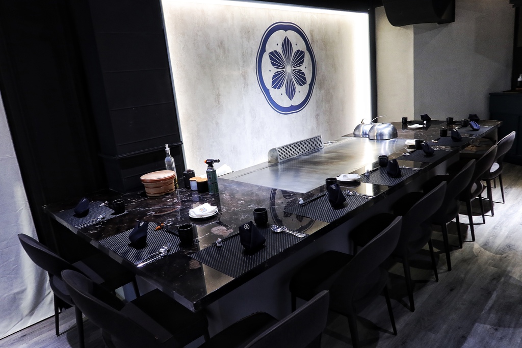 【信義區鐵板燒】明水然樂信義松菸店，日式高級無菜單料理，日本A5和牛、龍蝦、干貝一次滿足! @混血珊莎的奇幻旅程