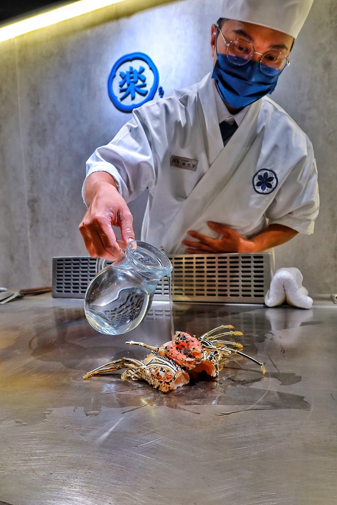 【信義區鐵板燒】明水然樂信義松菸店，日式高級無菜單料理，日本A5和牛、龍蝦、干貝一次滿足! @混血珊莎的奇幻旅程