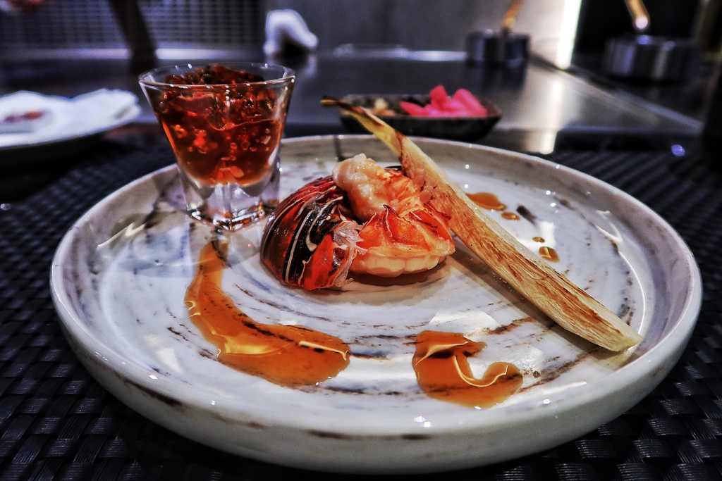 【信義區鐵板燒】明水然樂信義松菸店，日式高級無菜單料理，日本A5和牛、龍蝦、干貝一次滿足! @混血珊莎的奇幻旅程