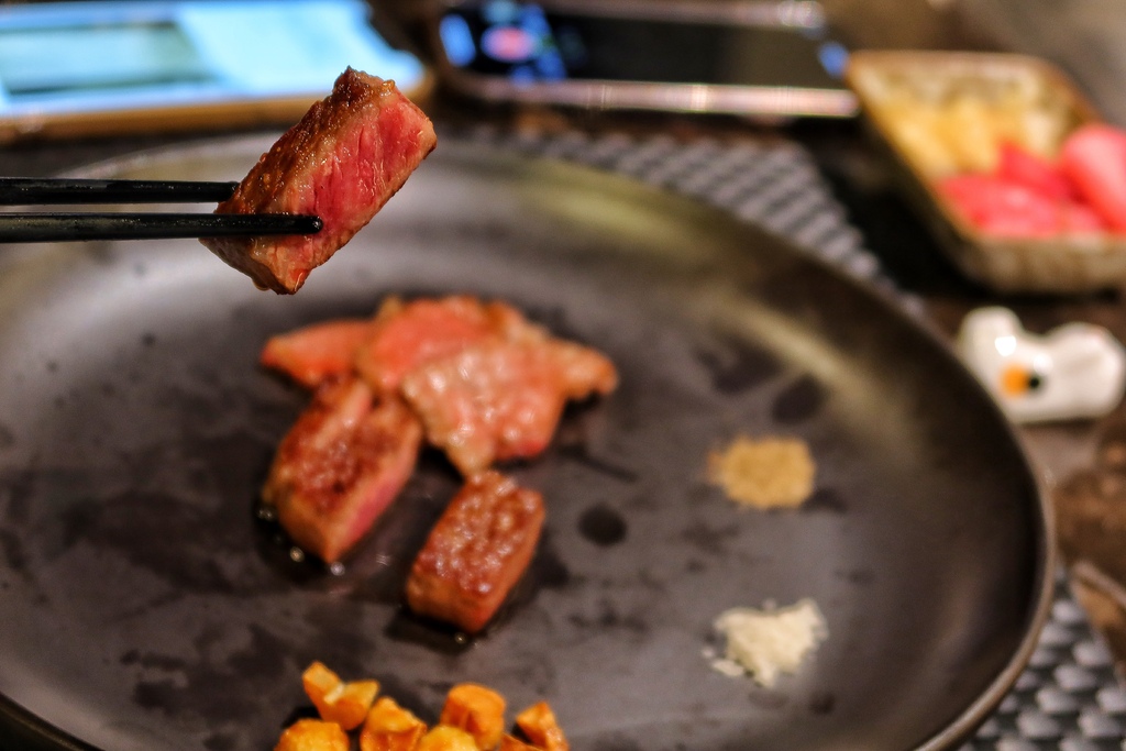 【信義區鐵板燒】明水然樂信義松菸店，日式高級無菜單料理，日本A5和牛、龍蝦、干貝一次滿足! @混血珊莎的奇幻旅程