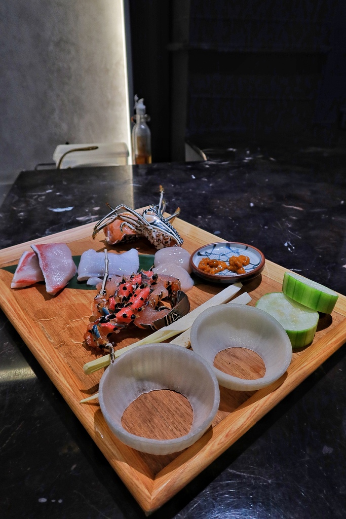 【信義區鐵板燒】明水然樂信義松菸店，日式高級無菜單料理，日本A5和牛、龍蝦、干貝一次滿足! @混血珊莎的奇幻旅程