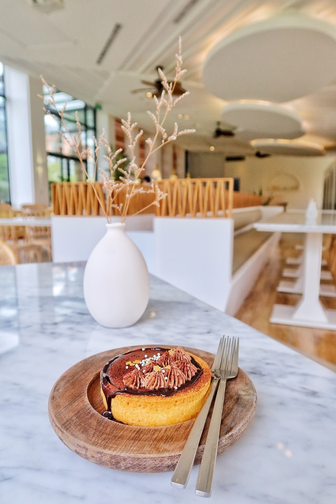 【HoneyWood Cafe】平鎮咖啡廳，夢幻獨棟玻璃屋，特色三角木屋體驗戶外野餐，歐風教堂! @混血珊莎的奇幻旅程