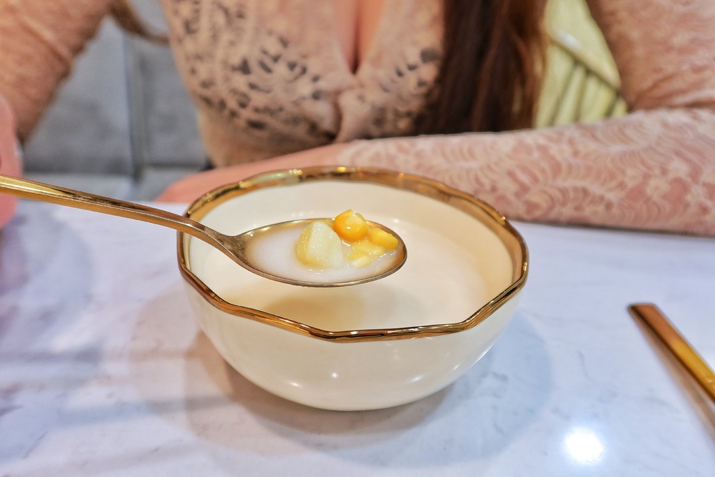 【東湖美食】Promettente義大利麵，隱身在巷弄中的東湖餐廳，主打手工自製醬料! @混血珊莎的奇幻旅程