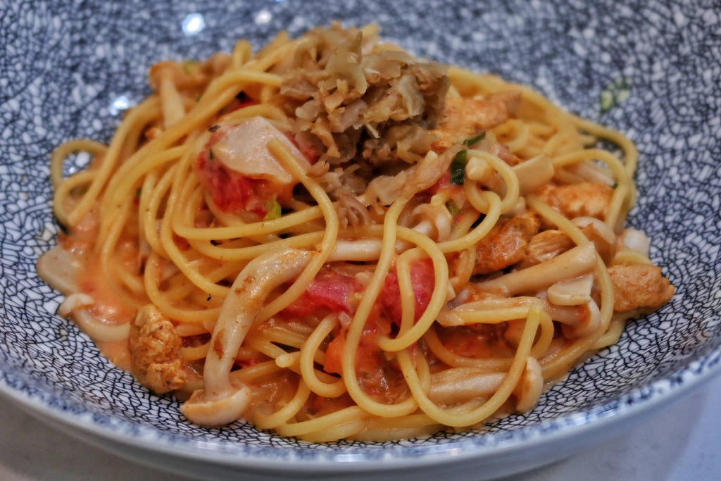 【東湖美食】Promettente義大利麵，隱身在巷弄中的東湖餐廳，主打手工自製醬料! @混血珊莎的奇幻旅程