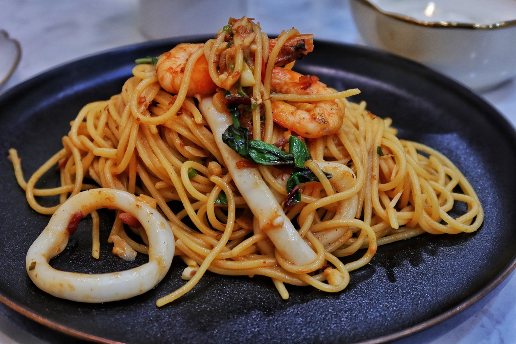 【東湖美食】Promettente義大利麵，隱身在巷弄中的東湖餐廳，主打手工自製醬料! @混血珊莎的奇幻旅程