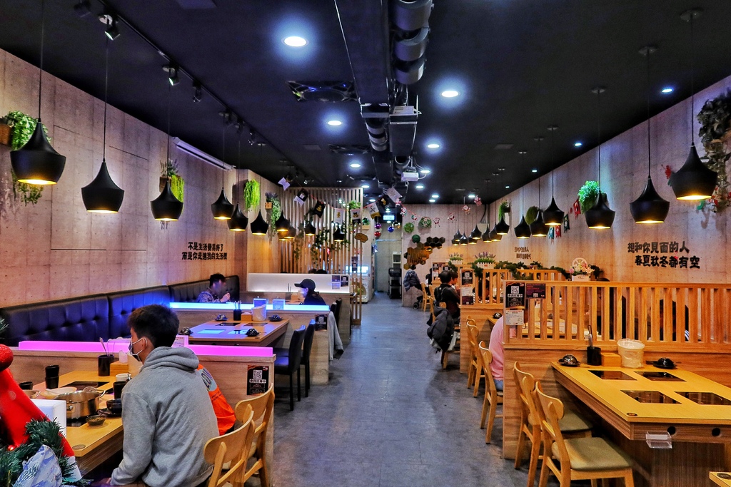 【藝文特區火鍋】山崎昆布鍋物藝文店，每日限量可愛牛奶熊，吃鍋還能抽和牛龍蝦! @混血珊莎的奇幻旅程