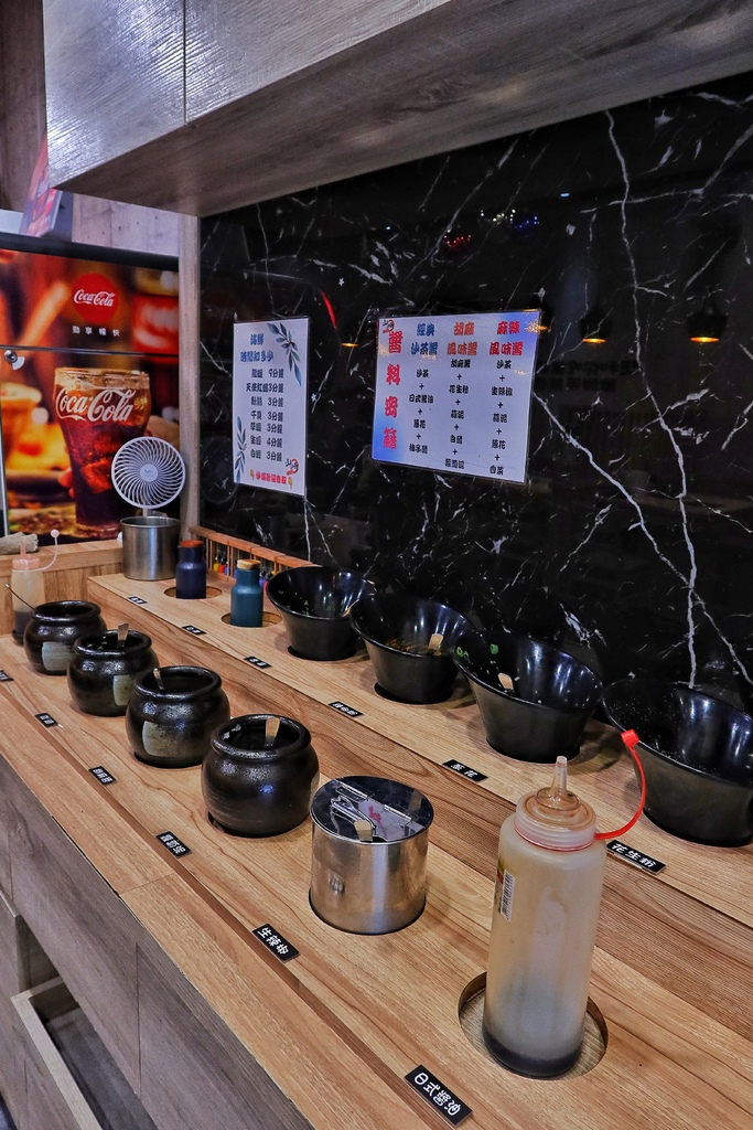 【藝文特區火鍋】山崎昆布鍋物藝文店，每日限量可愛牛奶熊，吃鍋還能抽和牛龍蝦! @混血珊莎的奇幻旅程