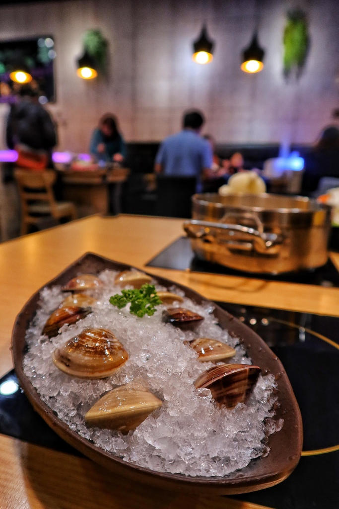 【藝文特區火鍋】山崎昆布鍋物藝文店，每日限量可愛牛奶熊，吃鍋還能抽和牛龍蝦! @混血珊莎的奇幻旅程