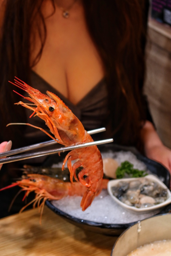 【藝文特區火鍋】山崎昆布鍋物藝文店，每日限量可愛牛奶熊，吃鍋還能抽和牛龍蝦! @混血珊莎的奇幻旅程