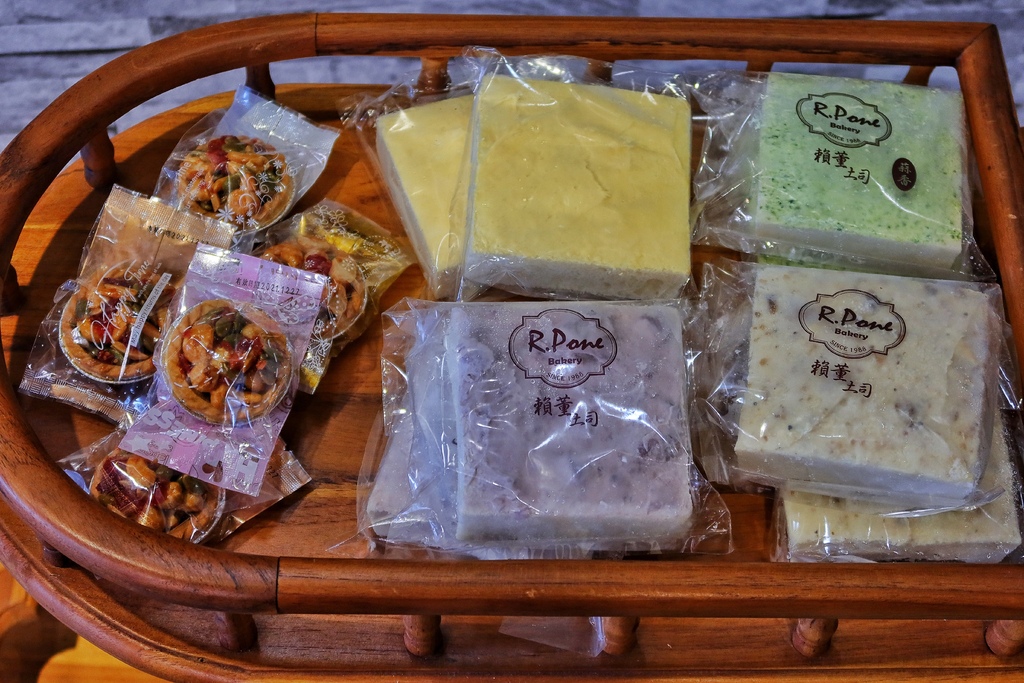 【三重土司】賴董土司，每日出爐近30種口味，團購必買招牌冷凍厚片吐司，十分鐘享用美味早餐! @混血珊莎的奇幻旅程