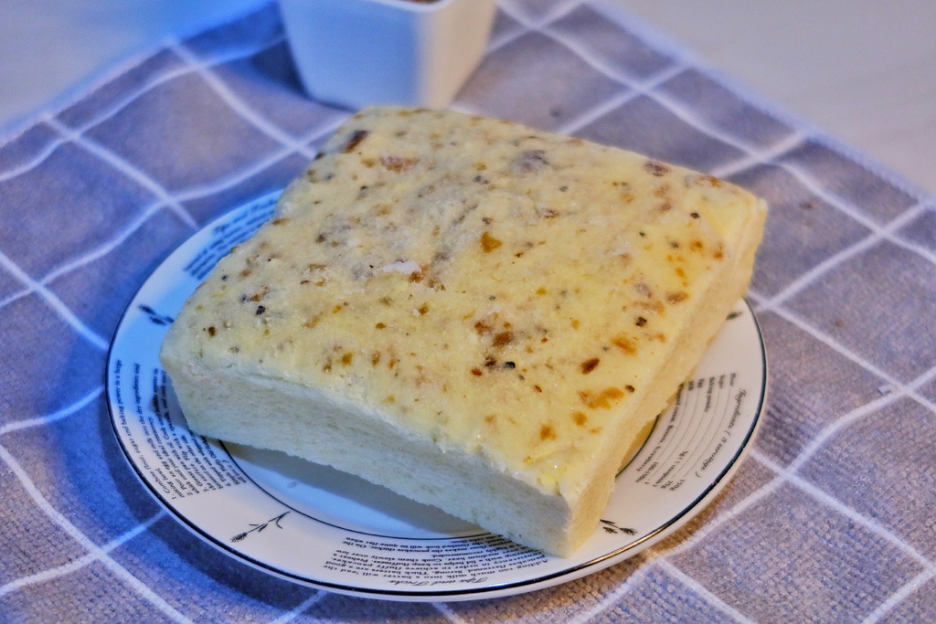 【三重土司】賴董土司，每日出爐近30種口味，團購必買招牌冷凍厚片吐司，十分鐘享用美味早餐! @混血珊莎的奇幻旅程