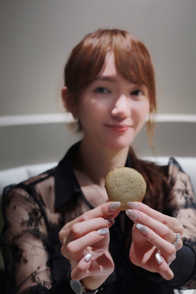 【台中手工喜餅】Hera赫拉頂級喜餅│台中七期質感婚禮喜餅推薦│獨特口味令人難忘│讓人一見鍾情的喜餅 @混血珊莎的奇幻旅程