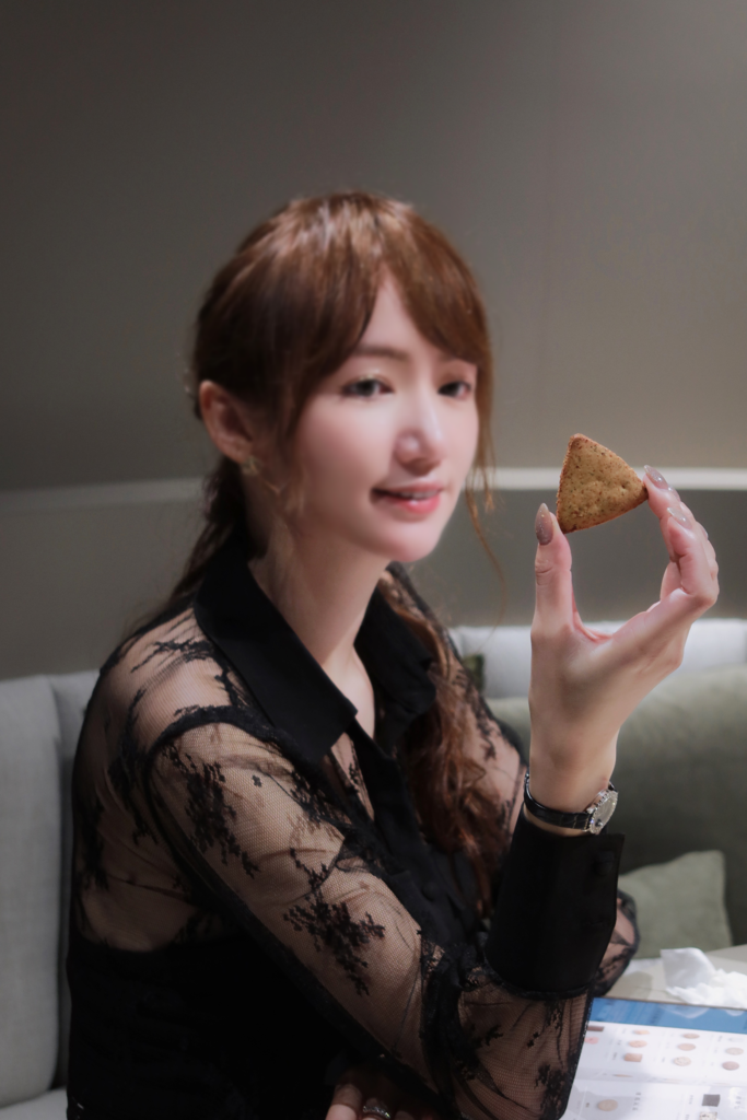 【台中手工喜餅】Hera赫拉頂級喜餅│台中七期質感婚禮喜餅推薦│獨特口味令人難忘│讓人一見鍾情的喜餅 @混血珊莎的奇幻旅程