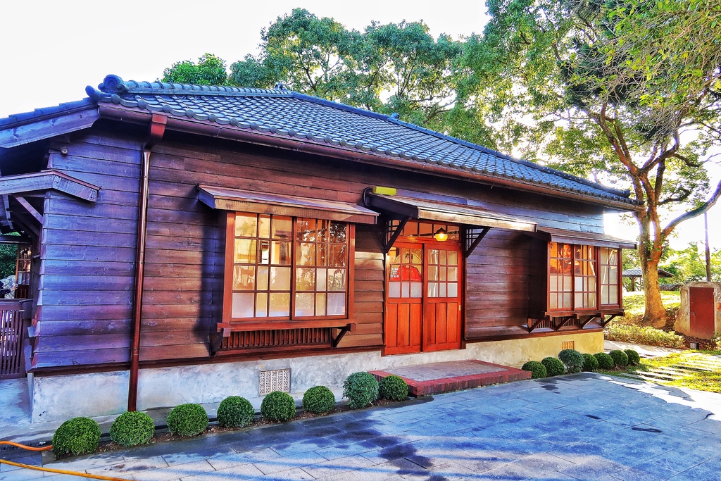 【桃園大溪住宿】大溪老城四季行館，走路就能到大溪老街，老街平價住宿推薦! @混血珊莎的奇幻旅程