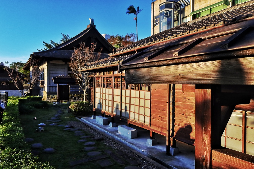 【桃園大溪住宿】大溪老城四季行館，走路就能到大溪老街，老街平價住宿推薦! @混血珊莎的奇幻旅程