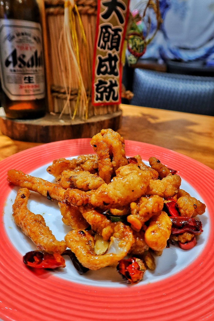 【板橋府中美食】久天居酒屋，爽吃手掌大生蠔跟超厚生魚片，高CP串燒炸物日料通通有! @混血珊莎的奇幻旅程