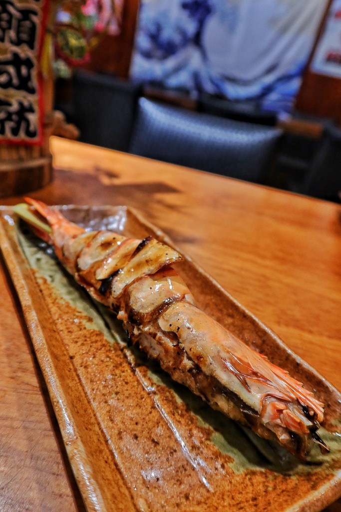 【板橋府中美食】久天居酒屋，爽吃手掌大生蠔跟超厚生魚片，高CP串燒炸物日料通通有! @混血珊莎的奇幻旅程