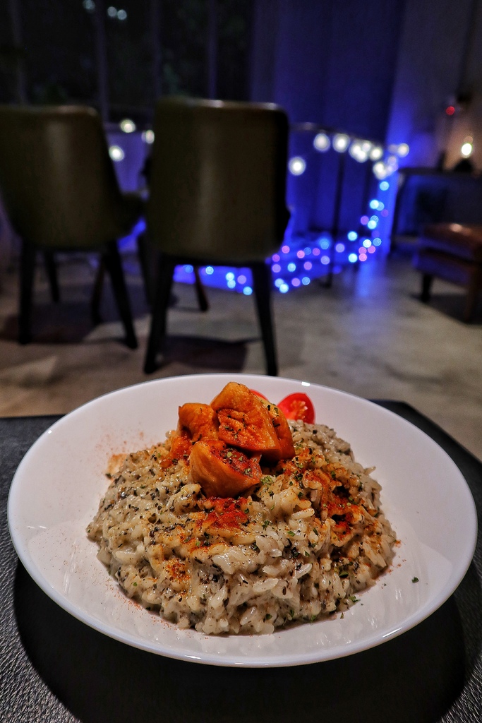 【信義區餐酒館】Meecha Meecha，質感水煙餐廳，必吃招牌醬料串燒，享受微醺週末夜! @混血珊莎的奇幻旅程