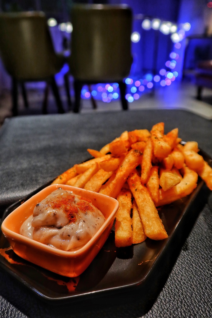 【信義區餐酒館】Meecha Meecha，質感水煙餐廳，必吃招牌醬料串燒，享受微醺週末夜! @混血珊莎的奇幻旅程